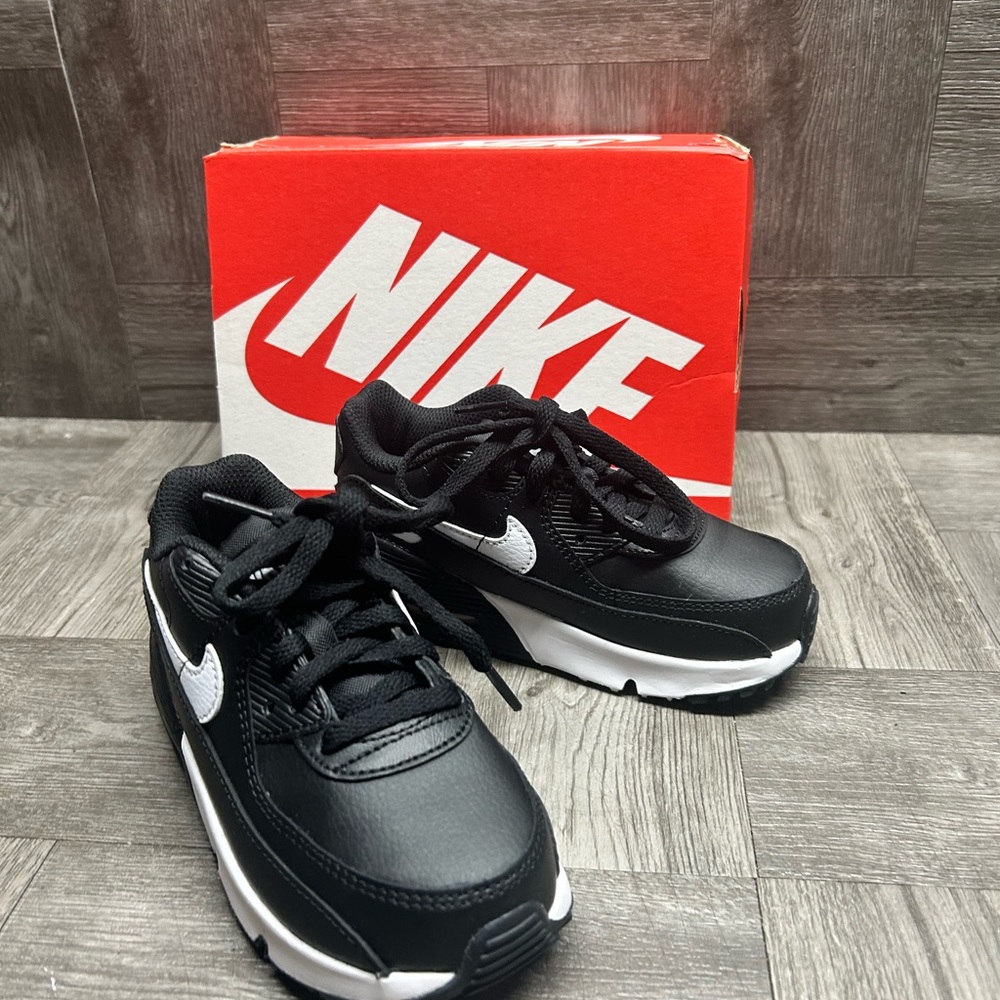 Nike Air Max 90 LTR - Size 10C